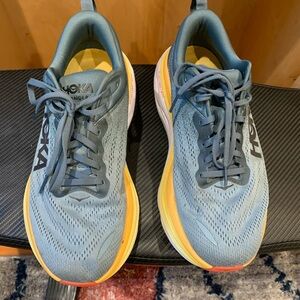 Hoka Bondi 8 men’s shoes in great condition. Size 8.5 EE